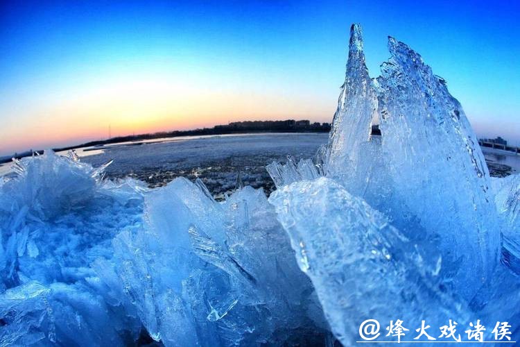 黑龙江首个“冰超”：从“尔滨”到“龙江”的冰雪热潮升级